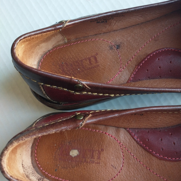 Born Women’s Slip On Loafers Size 8 Red Brown Buckle W51770 - Picture 6 of 9